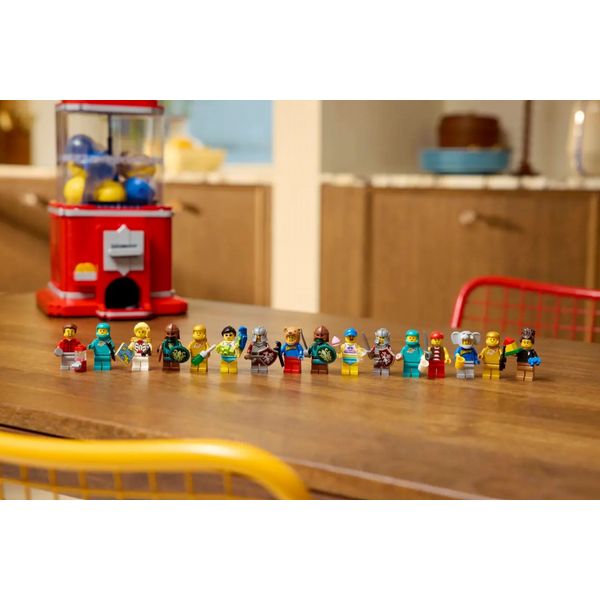 LEGO Ideas Bubble Gumball Machine with Minifigures