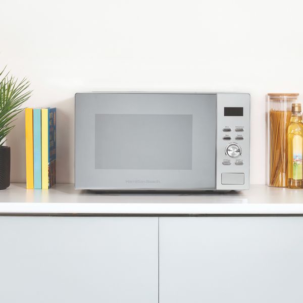 Hamilton Beach Family 30L Microwave - Silver