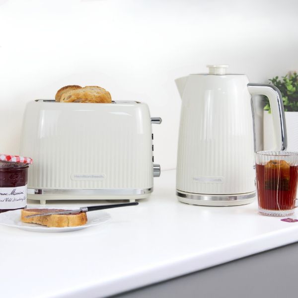 Hamilton Beach Miami Kettle & 2 Slot Toaster Bundle Sand